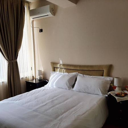 Royal Vila Hotel 地拉那 外观 照片