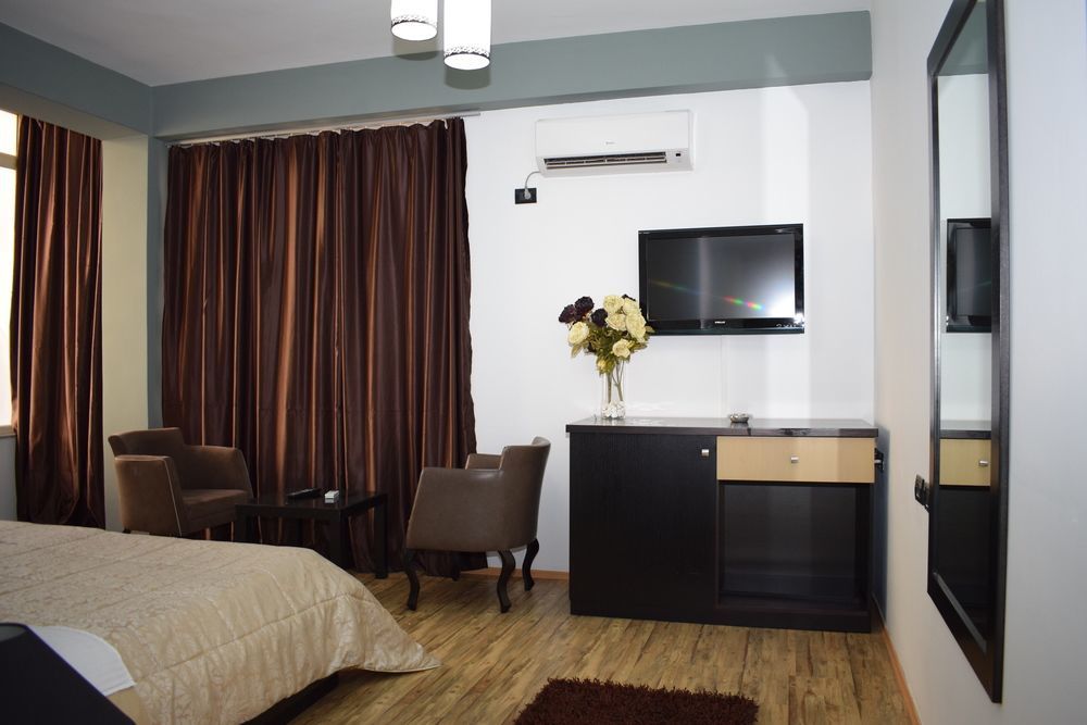 Royal Vila Hotel 地拉那 外观 照片