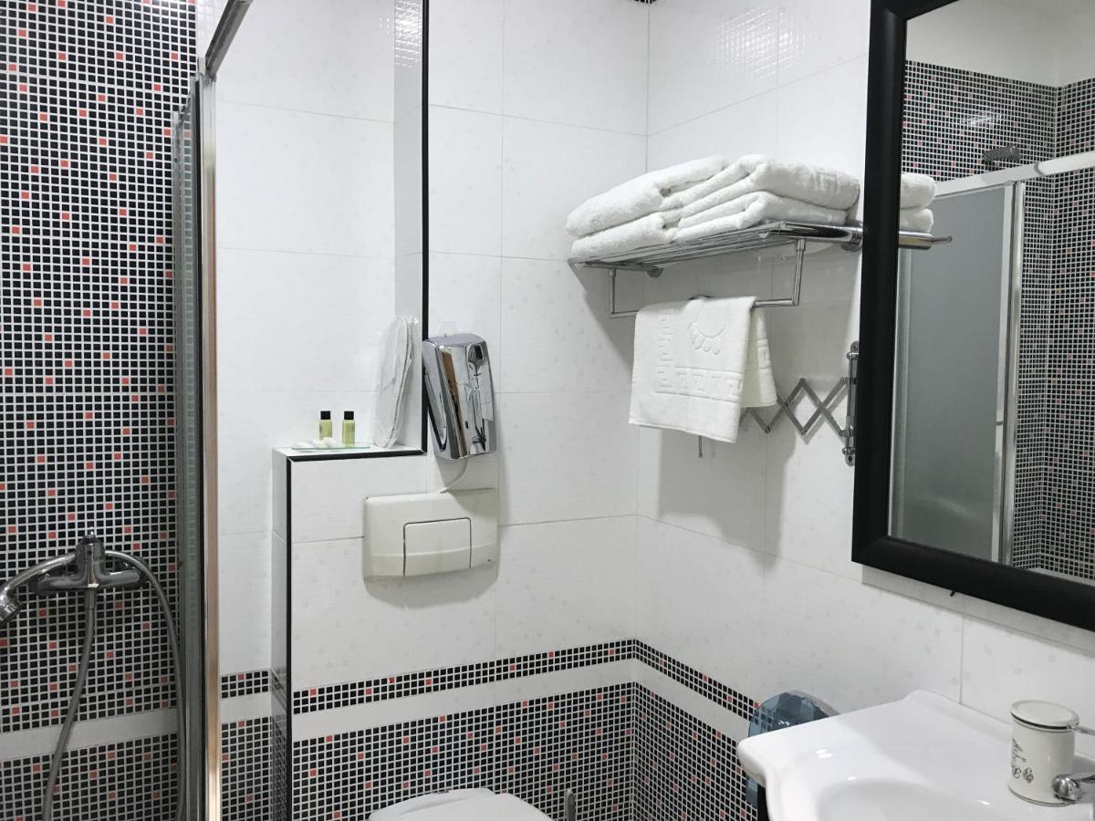 Royal Vila Hotel 地拉那 外观 照片