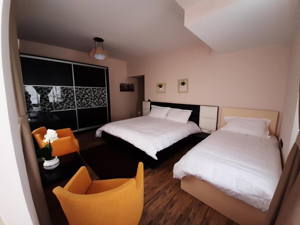 Royal Vila Hotel 地拉那 外观 照片