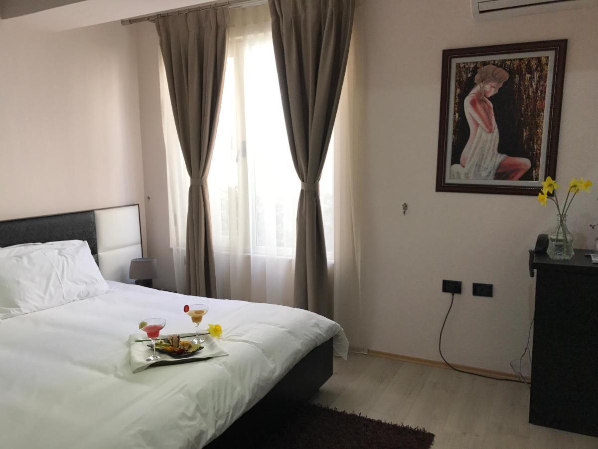 Royal Vila Hotel 地拉那 外观 照片