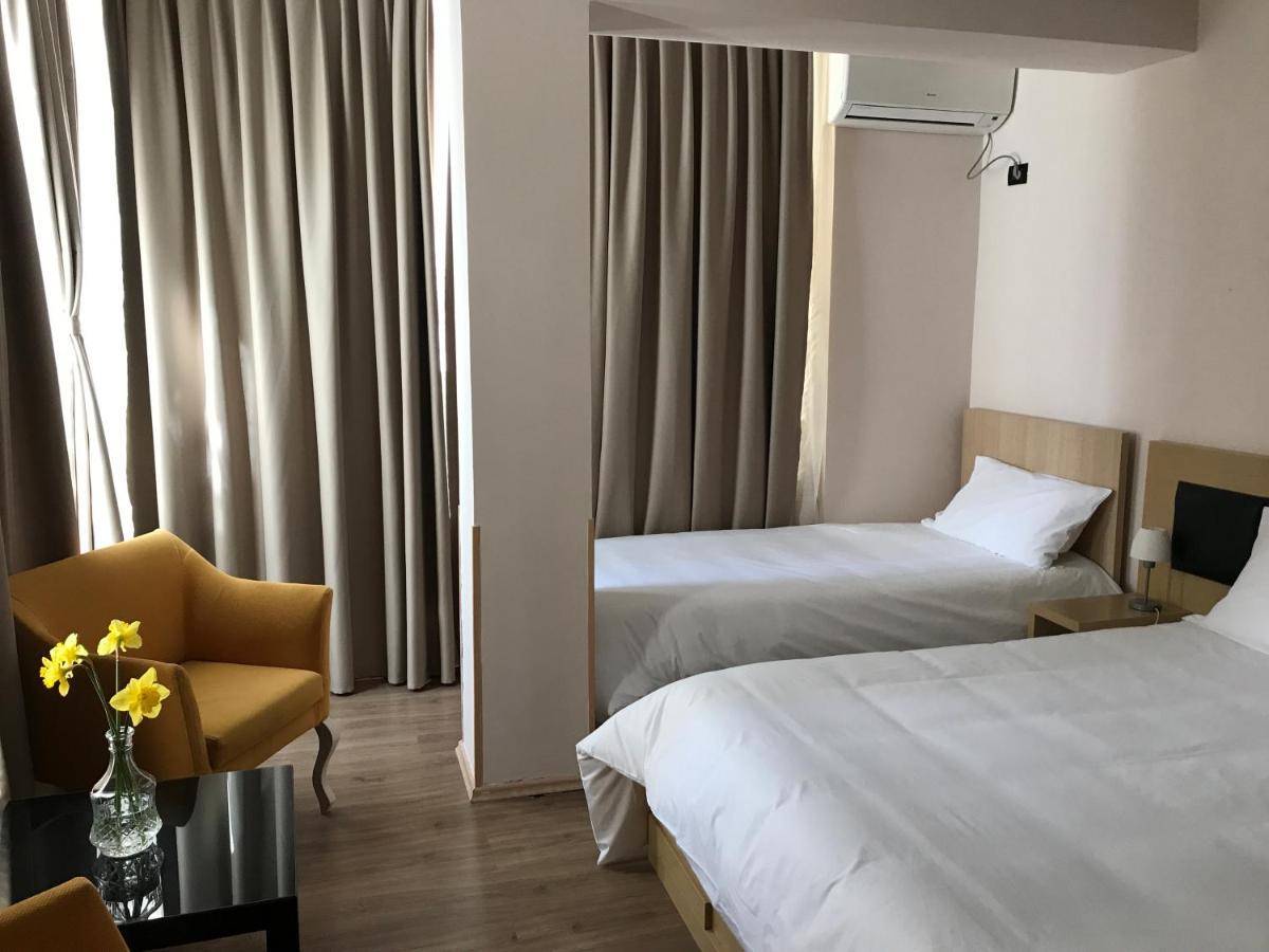 Royal Vila Hotel 地拉那 外观 照片