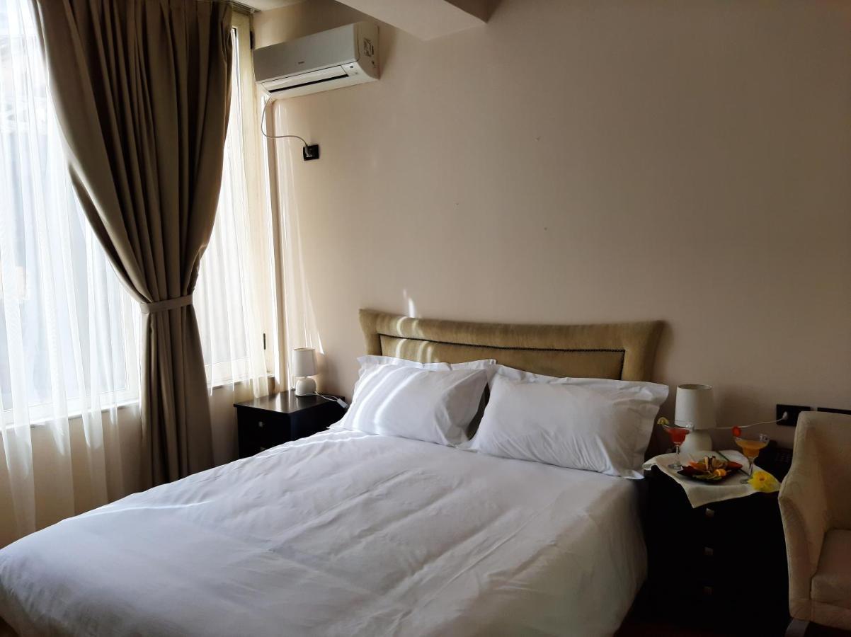 Royal Vila Hotel 地拉那 外观 照片